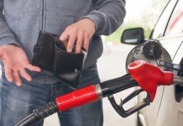 Bir yılda benzine yüzde 85 motorine yüzde 103 zam geldi
