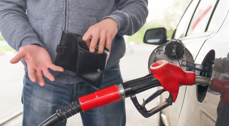 Bir yılda benzine yüzde 85 motorine yüzde 103 zam geldi