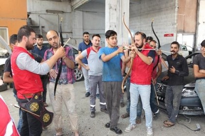 Birçok etkinlikle çalışan gençler buluşuyor