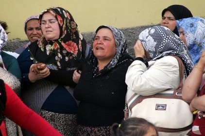 Biri karısını, biri de iki kız kardeşini öldürdü