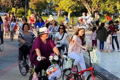 &#8216;Bisiklet kullanan erkek egemenliğe karşı alternatifiz&#8217;
