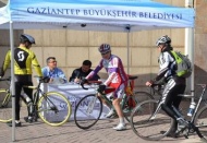 Bisiklet yol yarışları düzenlendi