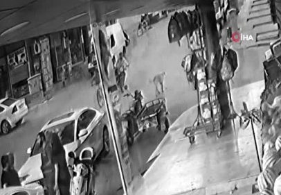 Bisikletli çocuğa çarpmamak için park halindeki otomobile çarptı 