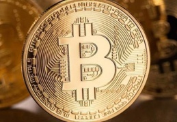 Bitcoin tarihi zirveye yürüyor