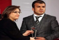 Bizce de ödül aldı