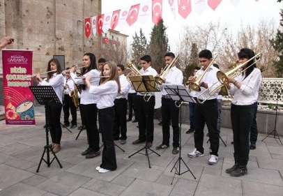 Bizim Çocuklar Bandosu” iş başında