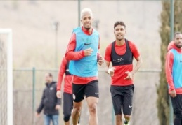 Bjarnason ve Jefferson Nogueira Junior antrenmana katılmadı 