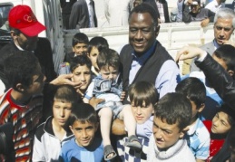 BM Nüfus Fonu-UNFPA İcra Direktörü Babatunde Osotimehin kampları gezdi