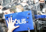 BM: Protestocuları bırakın, orantısız güç kullanımına son verin