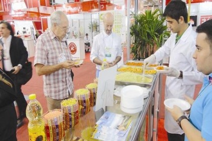 BM&#8217;nin yardım paketlerine Bulgur koymaya çalışıyoruz