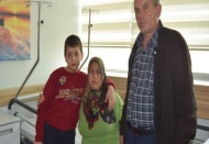 Böbreğinden bir avuç taş çıktı