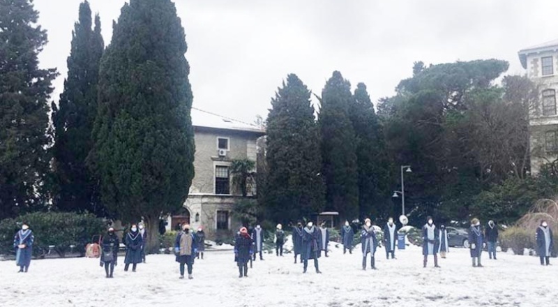 Boğaziçi'nde akademisyenler -6 derecede protestolarını sürdürdü