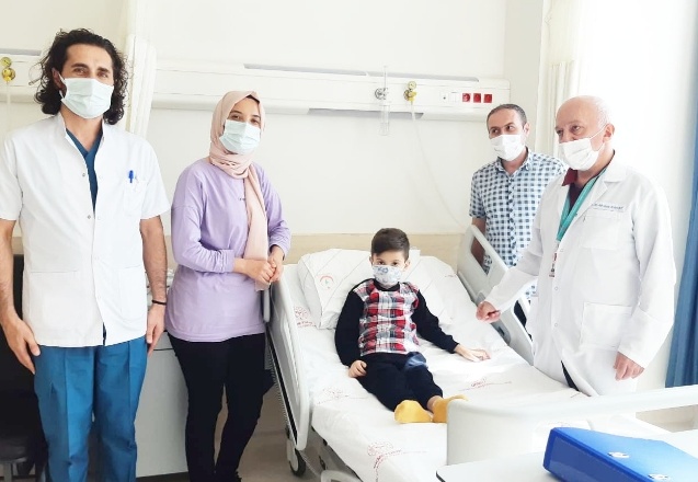 Boğulan çocuğun kalp kapakçığı, 5 yaşındaki Ömer'i hayata bağladı