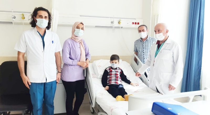 Boğulan çocuğun kalp kapakçığı, 5 yaşındaki Ömer'i hayata bağladı