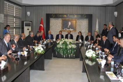 Bölgesel ve küresel ölçekli tüm sorunlara rağmen üretim çarklarını durdurmadık