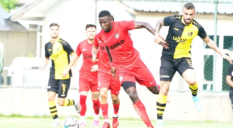 Bolu Kampı'ndaki ilk hazırlık maçında 3-2 galibiyet