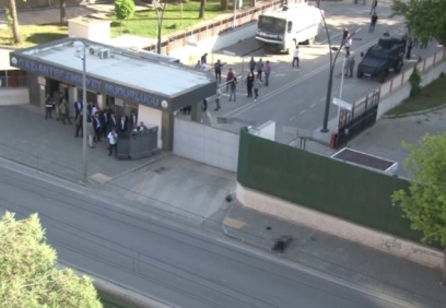 Emniyete saldırmak isteyen canlı bomba vuruldu