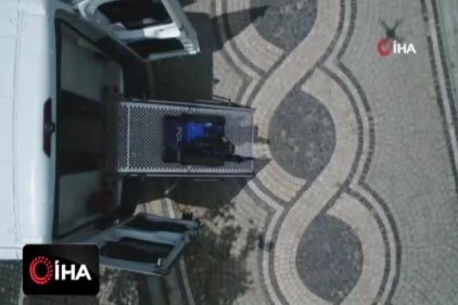 Bomba İmha Uzmanları kendi hayatlarını hiçe sayıp milyonların hayatını kurtarıyor
