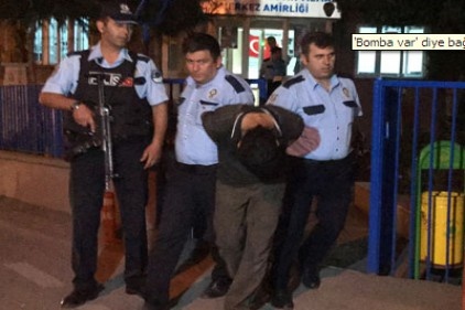 &#039;Bomba var&#039; diye bağırıp karakola poşet atan şahıs yakalandı