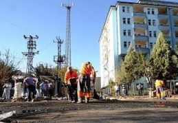 Bomba yüklü aracı çekiciyle getirmişler