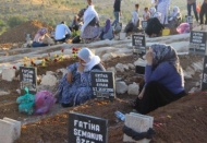 Bombalı saldırıda ölenlerin defnedildiği mezarlıktaki bayram görüntüsü hazindi