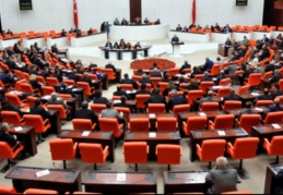 ‘Borçlanma bu hızla devam ederse bütçe açığı 300 milyara varacak