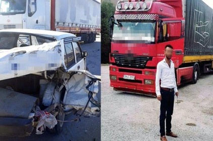 Borcunu vermemek için TIR&#8217;la defalarca otomobile çarptı
