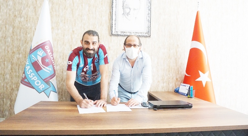 Bordo-mavili ekip, Cemre Atmaca ile anlaşma sağladı