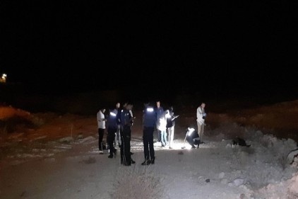 Boş arazide erkek cesedi bulundu