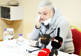 Boş bardağı takım olarak doldurduk, ama yaptığım bir hatadan dolayı bardağı devirdik