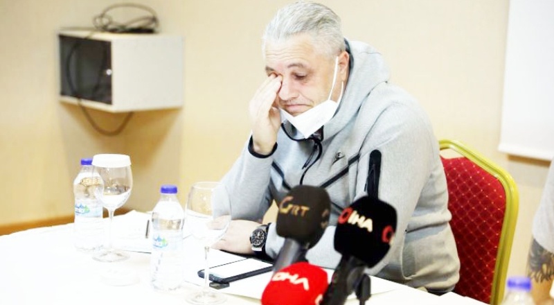 Boş bardağı takım olarak doldurduk, ama yaptığım bir hatadan dolayı bardağı devirdik