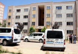 Boş evden yayılan kötü koku polisi alarma geçirdi