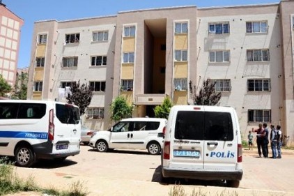 Boş evden yayılan kötü koku polisi alarma geçirdi
