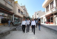 Boyacı Mahallesi’nde yapılan restorasyon ve kaldırım taşı yapılıyor