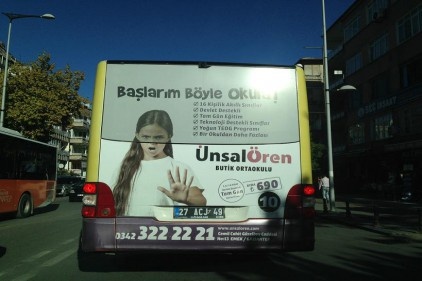 Böyle okul reklamı mı olur?