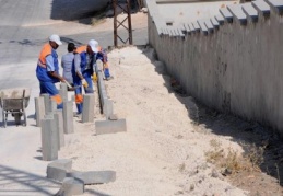 Bozuk yol ve kaldırım bırakılmıyor