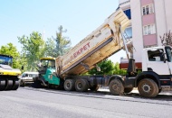 Bozulan yollar yenileniyor