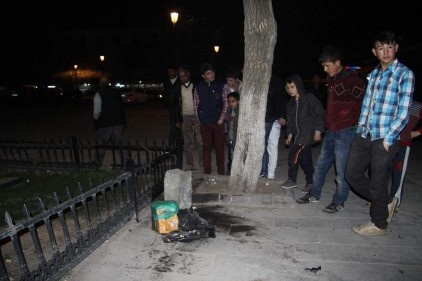 Briket bomba paniğine neden oldu