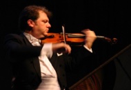 Bu akşam konser var