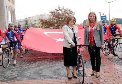 Bu kez çocuk gelinler için pedal çevirecekler