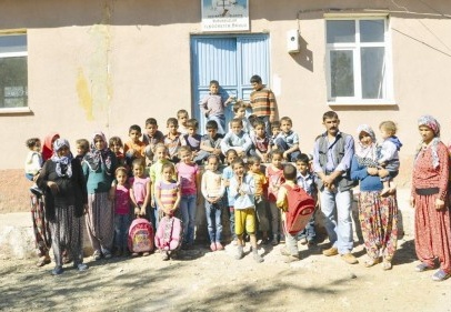 Bu köyde okul var, öğretmen yok kenti yönetenler ise derin uykuda