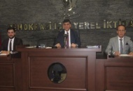 Bu şehrin kalkınmasında taşın altına elimizi koymalıyız