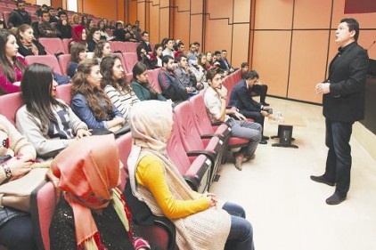 “Bugünün Gençleri Yarının Liderleri” Projesi ile GAÜN’de eğitim verildi