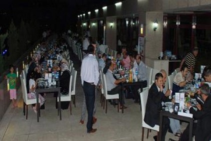 Bülbülzade Vakfından iftar yemeği