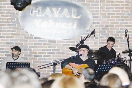 Bülent Ortaçgil, Antepli hayranları için söyledi