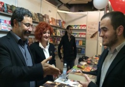 Bulgaristan’da Ahmet Ümit’e kitap imzalatmak için kuyruk oluştu