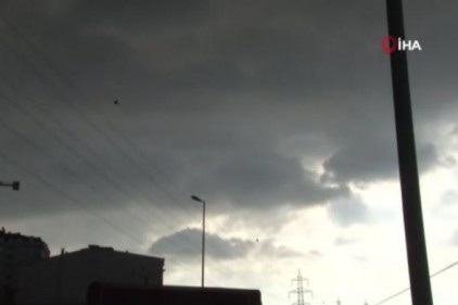 Bulutlar gündüzü geceye çevirdi