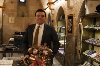 Burada herşey kutnudan
