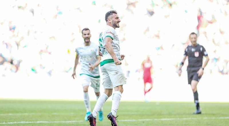 Bursaspor ve Kocaelispor son dakikalarda hayata tutundu