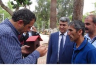 Bütün kızlar toplandı, kuşlara yuva yaptı